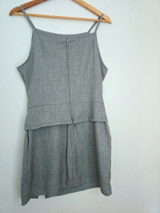 Vestido Boohoo gris talla M