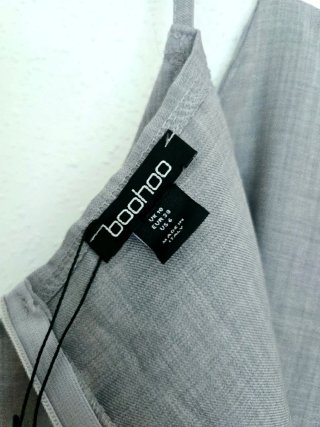 Vestido Boohoo gris talla M