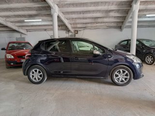 Peugeot 208 2014