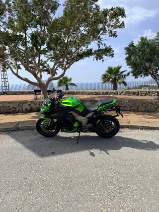 Kawasaki Z1000SX Negra y Verde