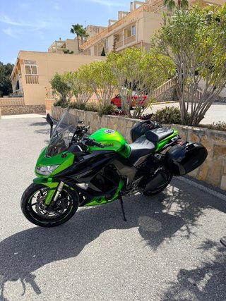 Kawasaki Z1000SX Negra y Verde
