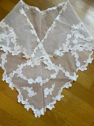 Mantilla de encaje blanca