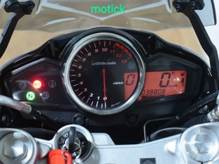 SUZUKI GW 250 INAZUMA (TOP CASE)