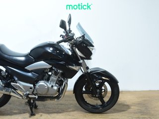 SUZUKI GW 250 INAZUMA (TOP CASE)