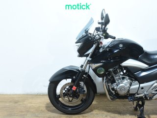SUZUKI GW 250 INAZUMA (TOP CASE)
