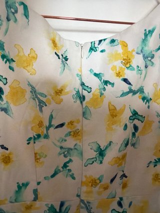 Vestido Zara floral blanco y amarillo