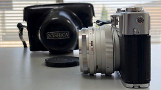 Preciosa Yashica Lynx 14e de colección