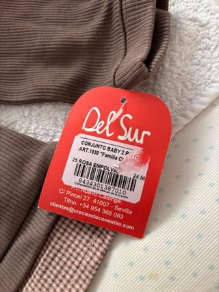 Jersey marrón con cuello de cuadros