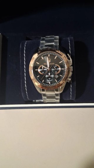 Reloj Maserati Negro y Dorado