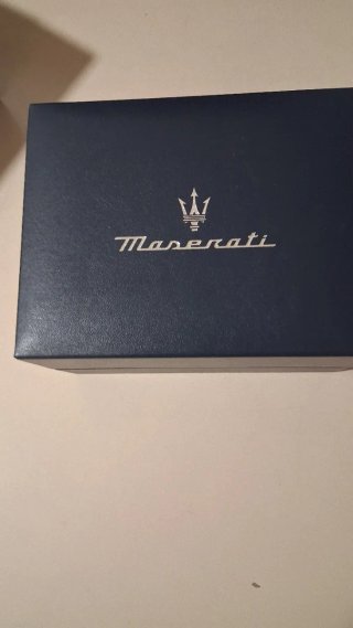 Reloj Maserati Negro y Dorado