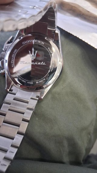 Reloj Maserati Negro y Dorado