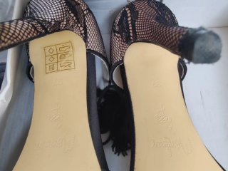Zapatos de tacón negros con encaje
