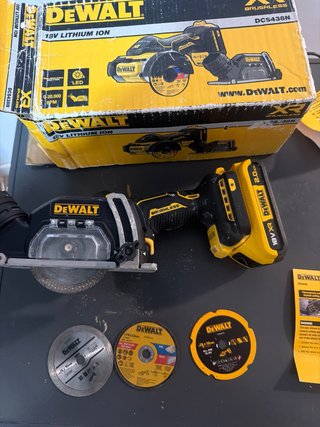 Radial DeWalt 18V XR Brushless DCS438N