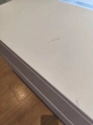 Muebles Eket Ikea con cajones blanco y rosa