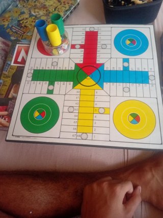 Ajedrez con piezas y estuche