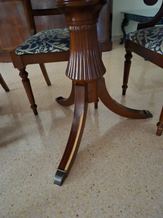 Muebles de salón de madera oscura estilo inglés