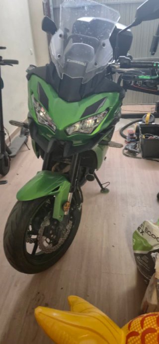 Moto Kawasaki KTRC 2
