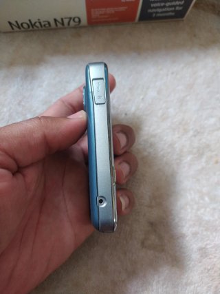 Nokia N79 4GB Plata/Blanco