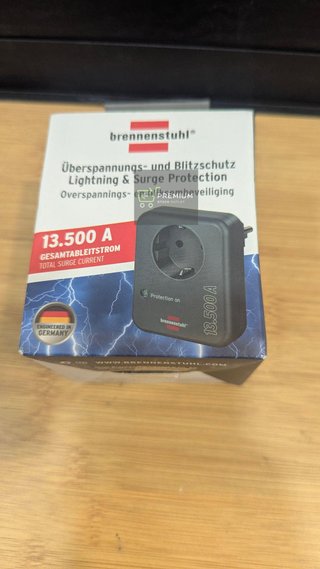 Brennenstuhl adaptador de enchufe con protección contra sobretensiones