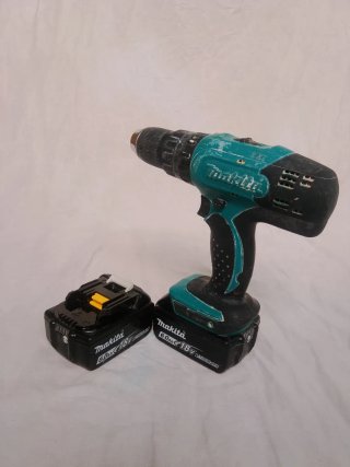Taladro / Percutor Makita DHP453 a batería