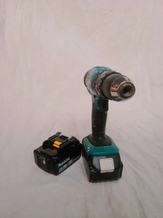 Taladro / Percutor Makita DHP453 a batería