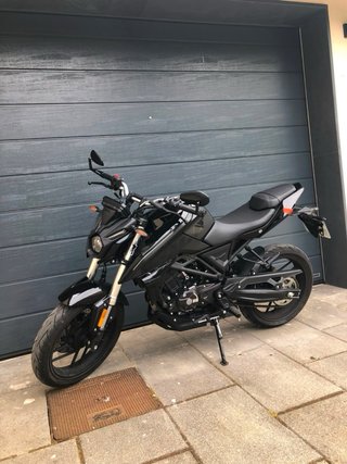 VOGE 125 R Negra 09/2025 (Transferencia Incluida)