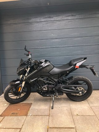 VOGE 125 R Negra 09/2025 (Transferencia Incluida)