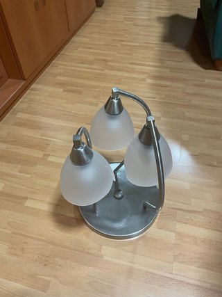 Lámpara de techo y mesilla a juego