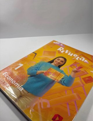 Libro 1 Bachillerato Economía Revuela SM