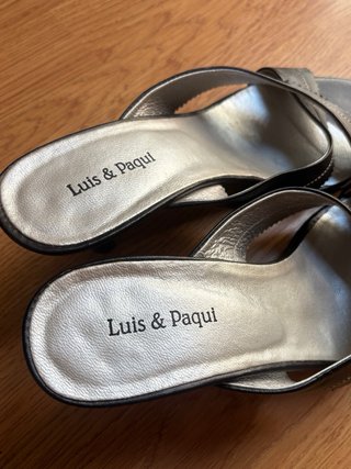 Sandalias negras piel