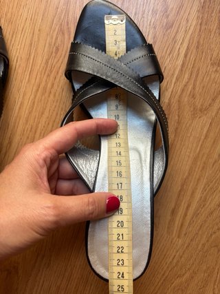 Sandalias negras piel