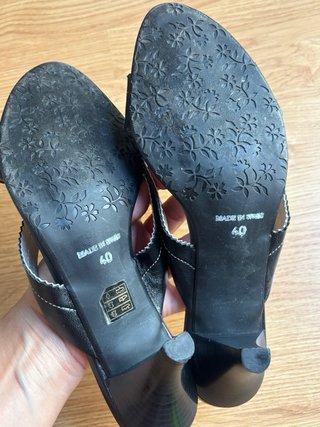 Sandalias negras piel