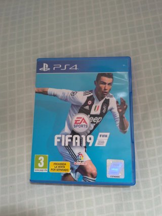 Pack 4 Juegos PS4: FIFA 19, ARK, Resident Evil, Fr