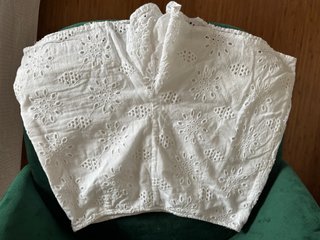 Pantalón corto blanco bordado