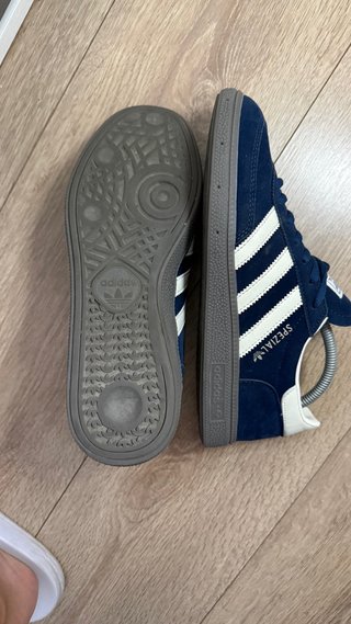 Adidas Spezial Azul Marino y Blanco