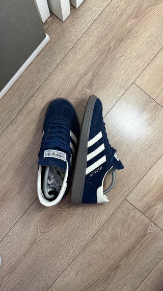 Adidas Spezial Azul Marino y Blanco