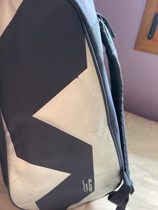Paletero de pádel azul marca Varlion
