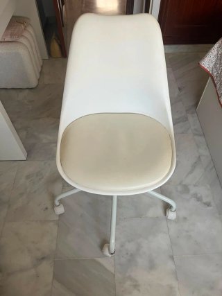 Silla de escritorio con ruedas