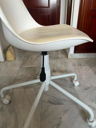Silla de escritorio con ruedas