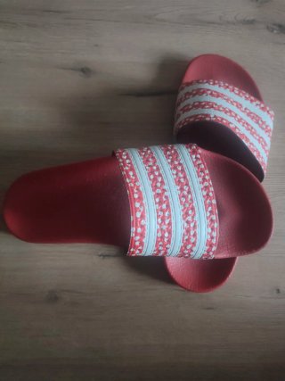 Chanclas Adidas Adilette Rojas Lunares