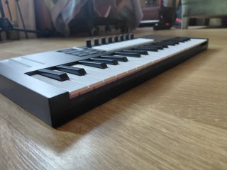 Novation Launchkey Mini MK4 37 Teclas. A ESTRENAR.