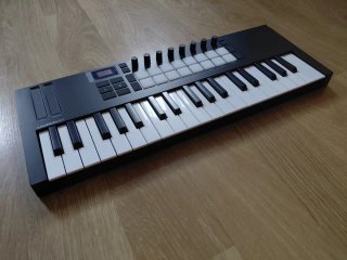 Novation Launchkey Mini MK4 37 Teclas. A ESTRENAR.