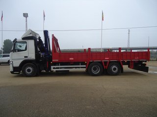 Volvo FM 330---CAMIONES CON GRUA