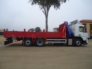 Volvo FM 330---CAMIONES CON GRUA