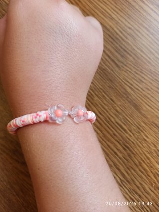 Pulseras de gomas y hilo hechas a mano
