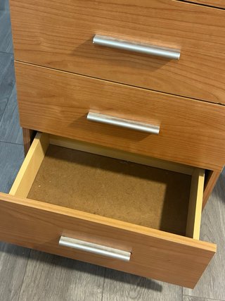 Cajonera de madera y blanco