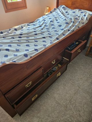 Cama tipo barco de madera