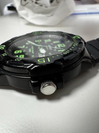 Reloj Casio MRW-200H Negro y Verde