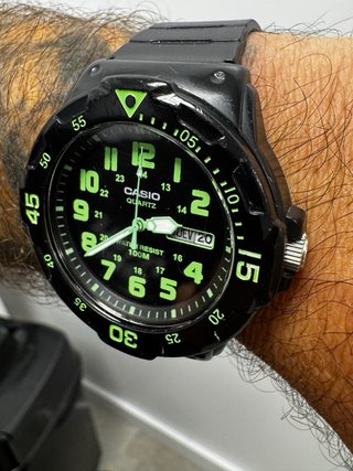 Reloj Casio MRW-200H Negro y Verde