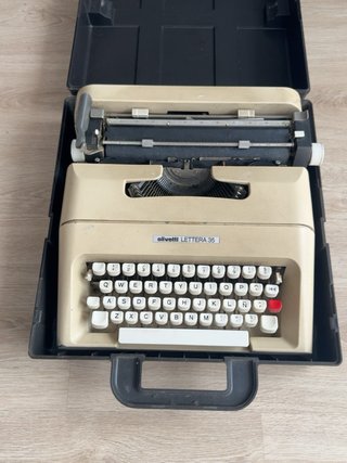 Máquina de escribir Olivetti Lettera 35